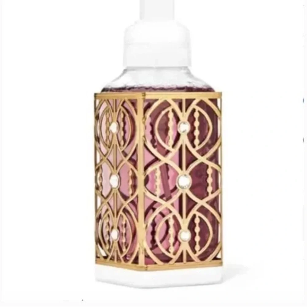 NWT Gilded and Studded Bath and Body Works Handsoap Holder - Picture 2 of 3